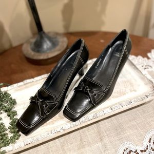 Stuart Weitzman Womens Shoes 9M Black Suede Leather Kitten Heel